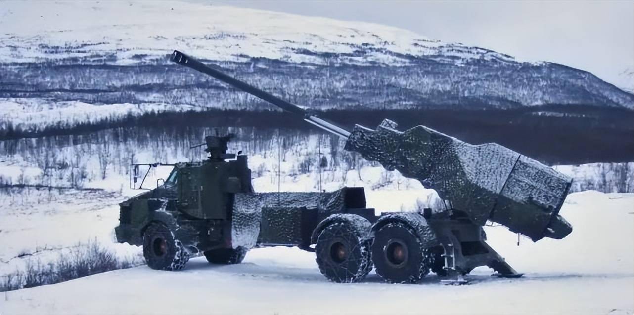 乌克兰喜获炮王瑞典弓箭手全自动卡车炮急射3发仅需15秒（俄罗斯突击炮）