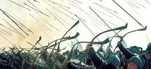 古代弓箭根本射不穿盾牌，打仗时士兵为何还不停射盾？真相很残酷